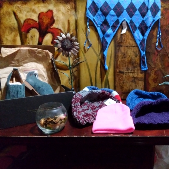 Shoes hats blouse - Picture 1 of 1